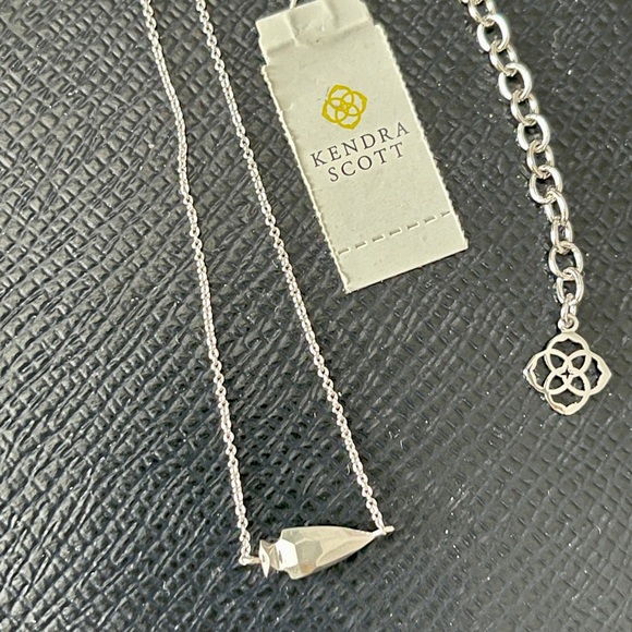 Kendra Scott Steph Necklace - Picture 4 of 5